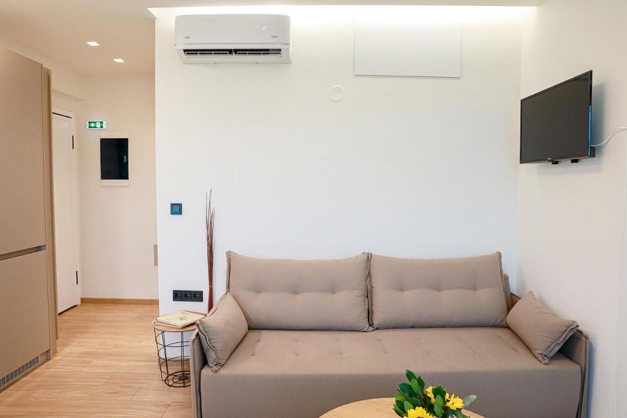 The First Key Luxury & Small Apartment In The Center Of Xanthi Exterior photo